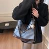 Autumn and Winter Commuting Large-capacity Tote Bag Women's 2025 New High-end Texture Niche Versatile Casual Messenger Bag