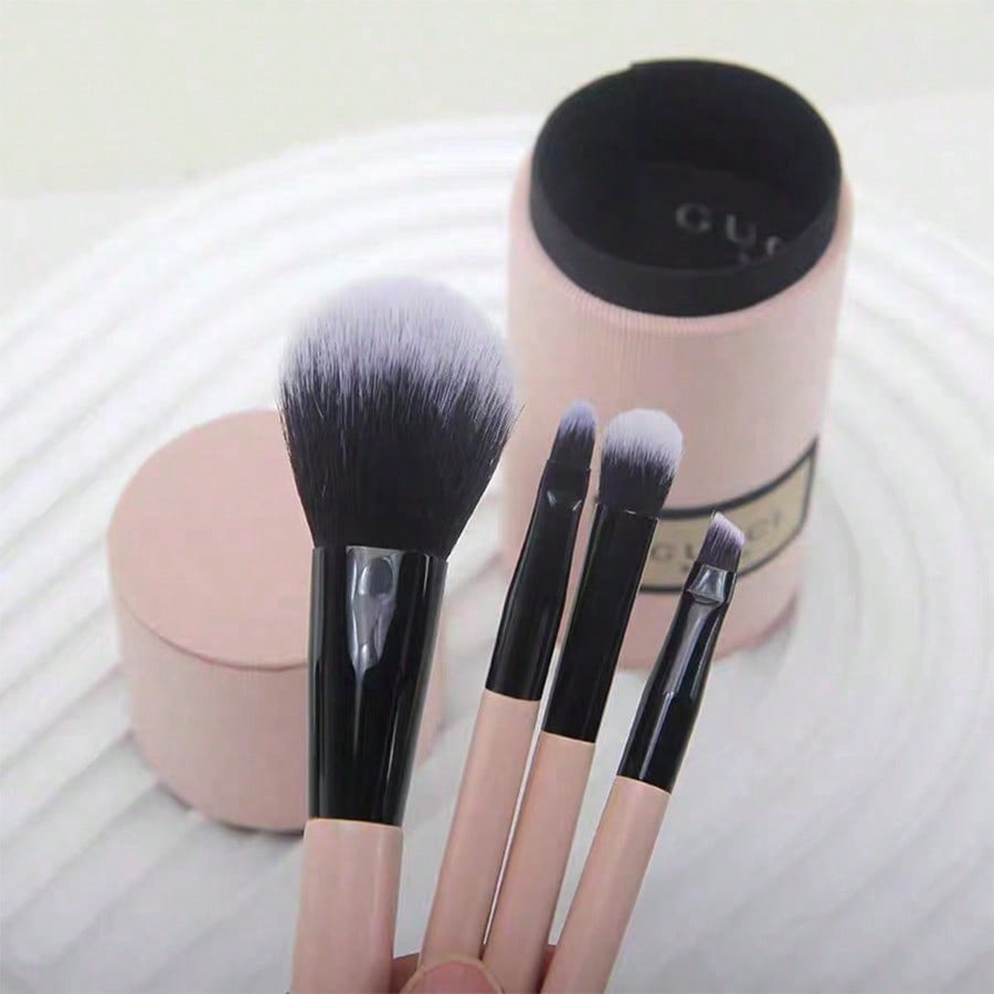 

Ця підставка для пензлів для макіяжу постачається зі сховищем. Рожева солодка серія зручна для носіння. рожевий