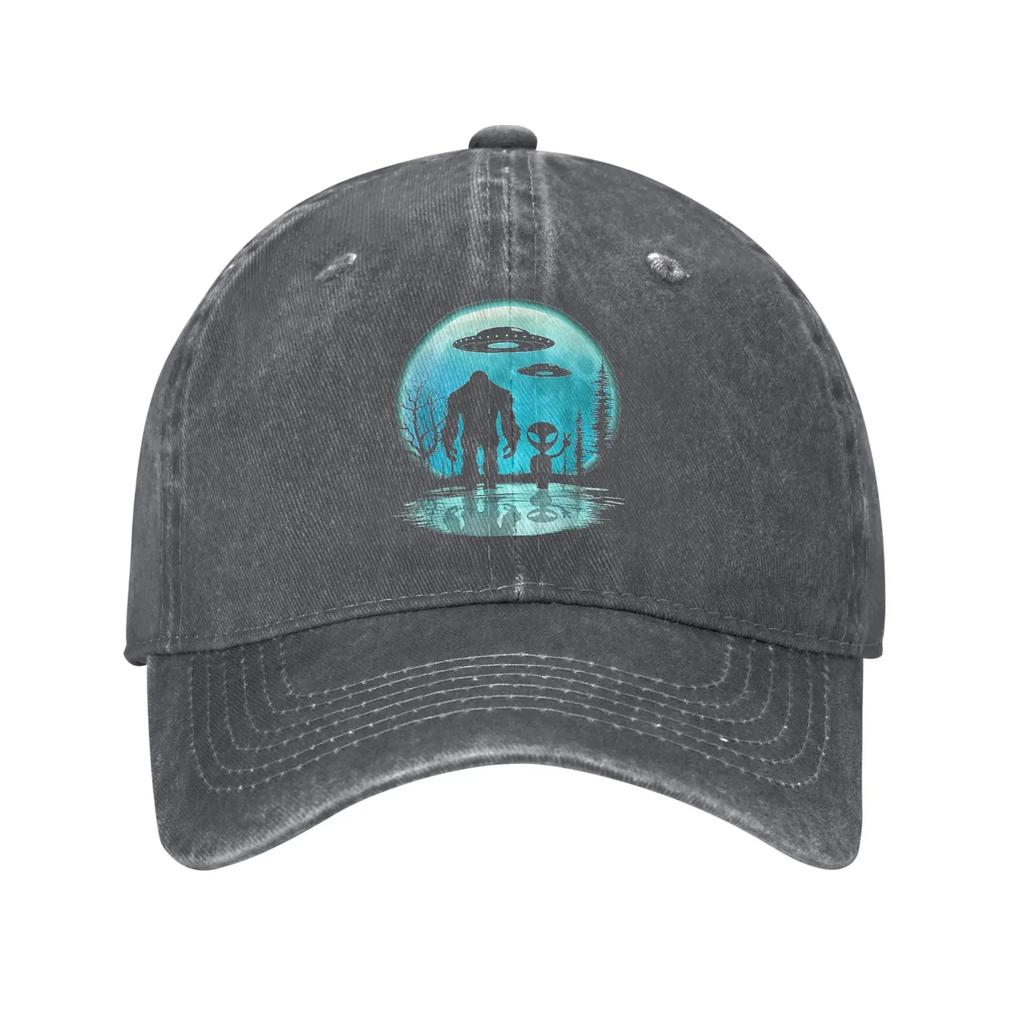 Alien And Bigfoot Baseball Cap Sun Hunting Camping Hot Sale Washed Trucker Hat Female Male Fashion Design Snapback Cap