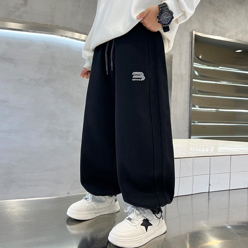 

Boys Autumn Sweatpants 2025: Stylish Mid and Big Kid Wear 140 cm чорний