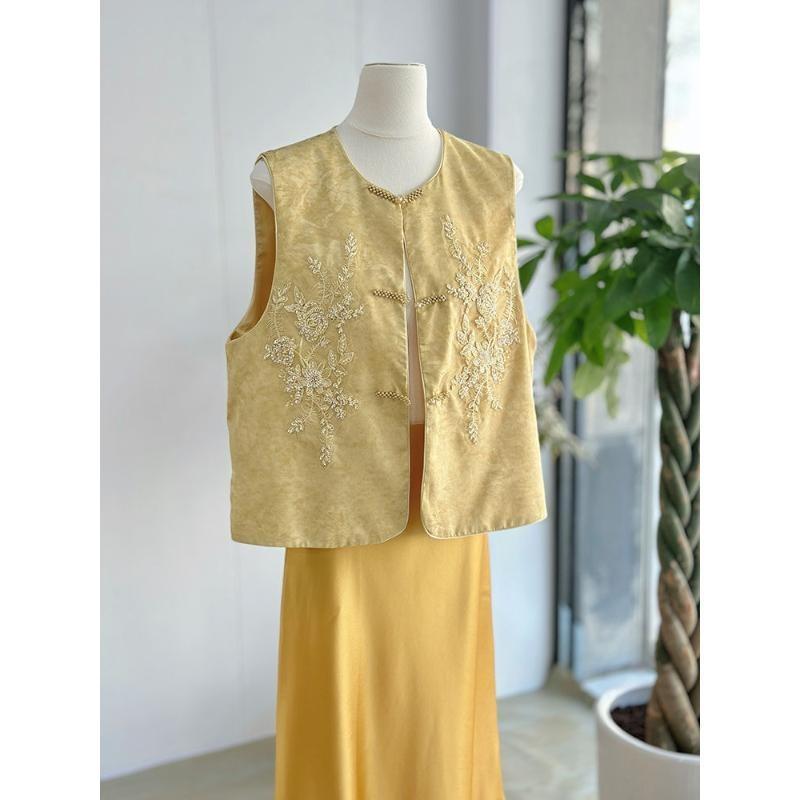 Popular high-end yellow embroidered vest women's thin beautiful outer wear exquisite stacking top