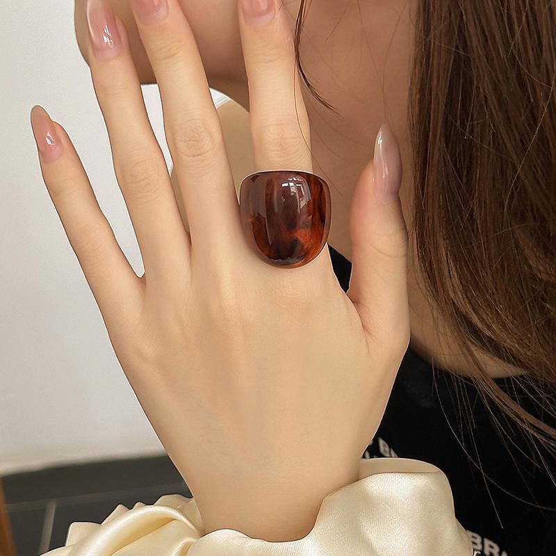 Women's High-End Amber Resin Statement Ring - Versatile Cold Style for Index Finger