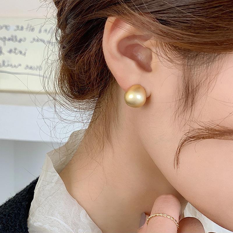 Matte Metal Retro Earrings Women's Personality Minimalist Vintage Design Elegant Temperament Everyday Ear Jewelry