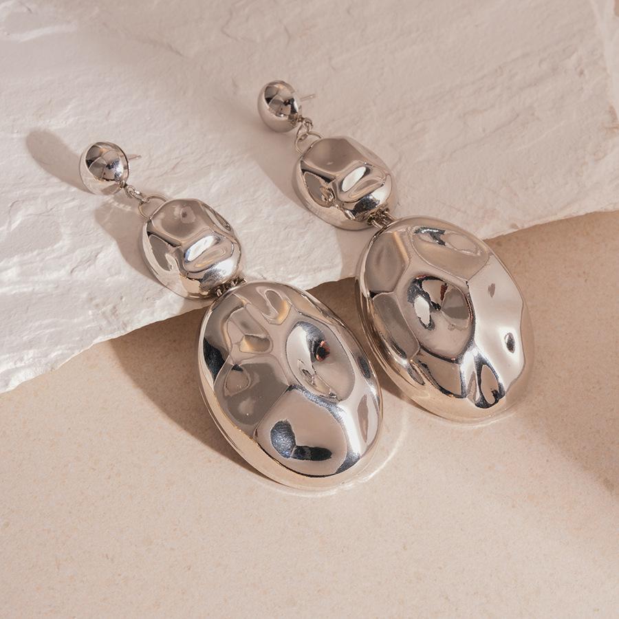 High-End European & American Metal Oval Earrings and Necklace Set - Simple Clavicle Chain for Women