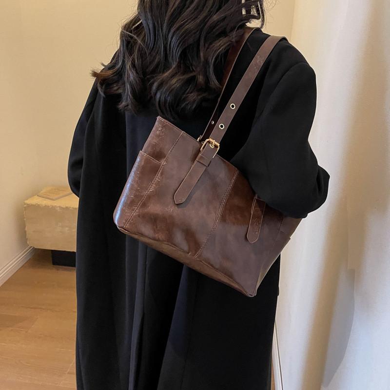 Trendy Pu Leather Tote Bag For Women Stylish Large Capacity Shoulder Bag With Zipper Closure