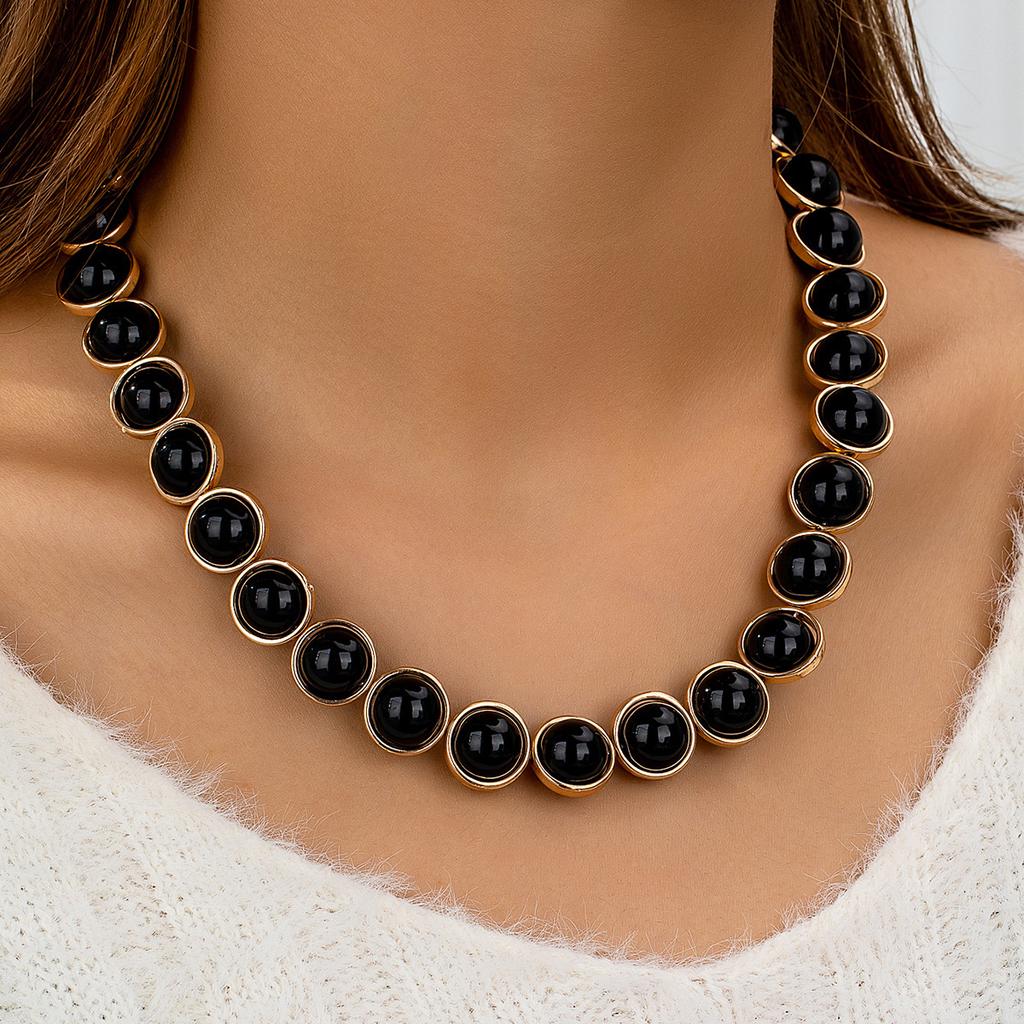 New black beaded collarbone chain Maillard style light luxury elegant three-dimensional versatile necklace