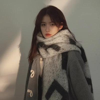 Sciarpa da donna coreana in mohair intrecciato: Lussuoso Scialle Invernale, Spesso e Caldo Peluche di Tendenza