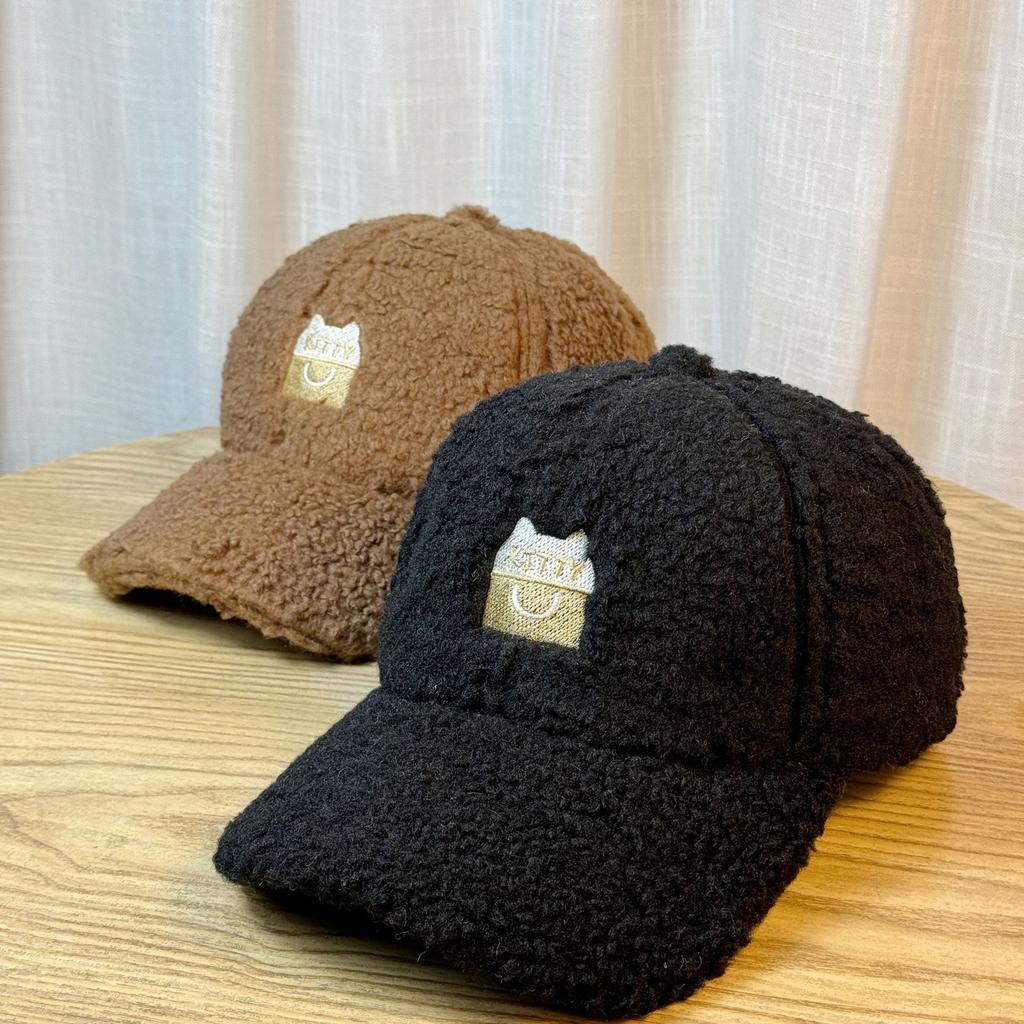 New Hat Women's Autumn and Winter Lamb's Hair Peaked Cap Cute and Versatile Baseball Cap Plush Velvet Hat Windproof and Warm