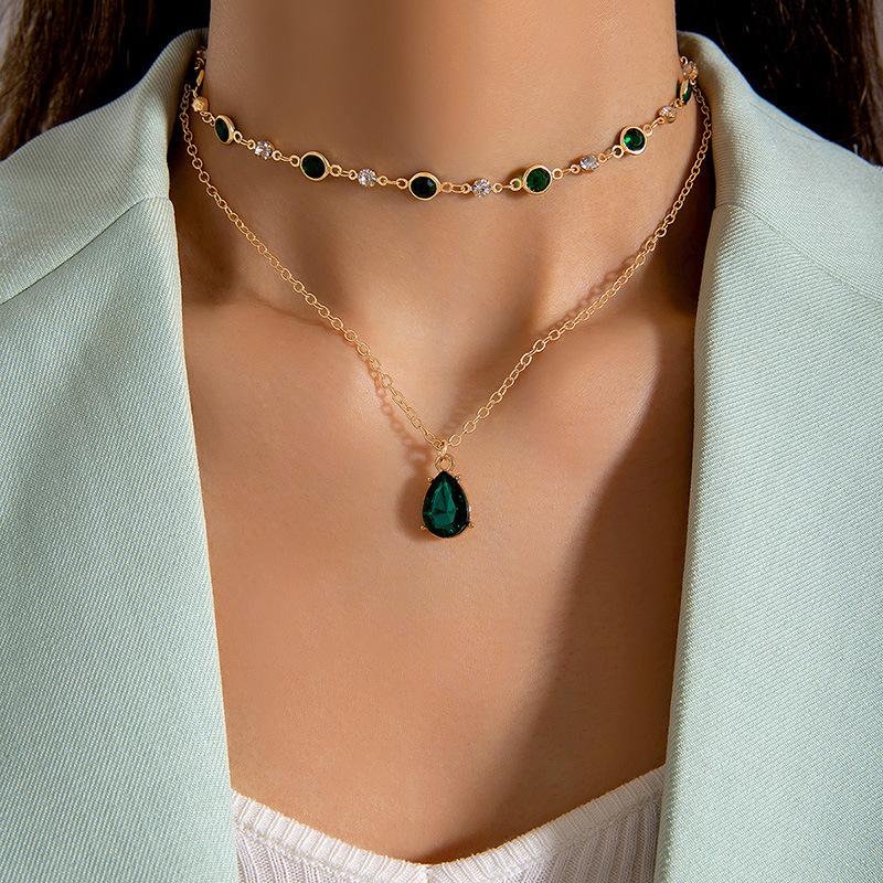 Emerald Gem Temperament Versatile Multi-layer Bow Necklace, Light Luxury Diamond-set Love Flower Necklace