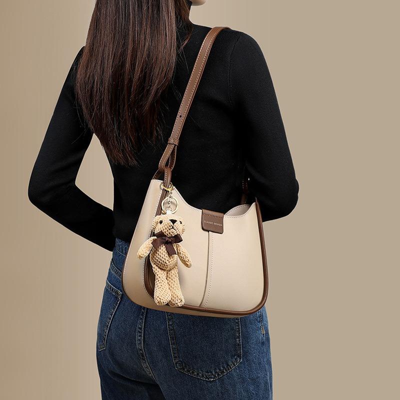 Today's popular bags are women's new shoulder messenger bags, genuine leather niche designer saddle bags, and high-end bags.