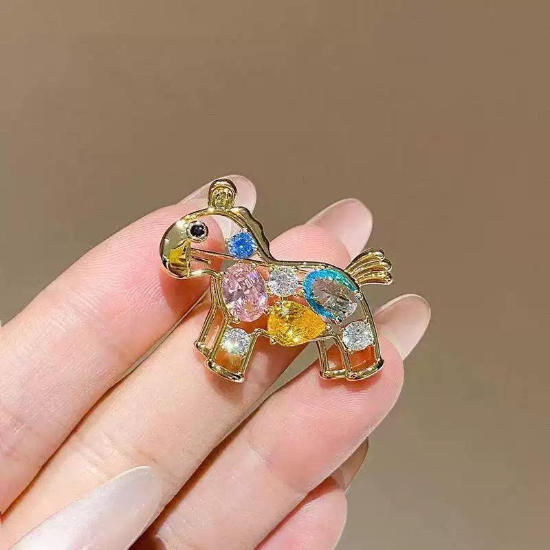 Dopamine Color Rhinestone Zodiac Brooch for Small Horse - Stylish, Versatile High-End Pin for Windbreakers and Fashion