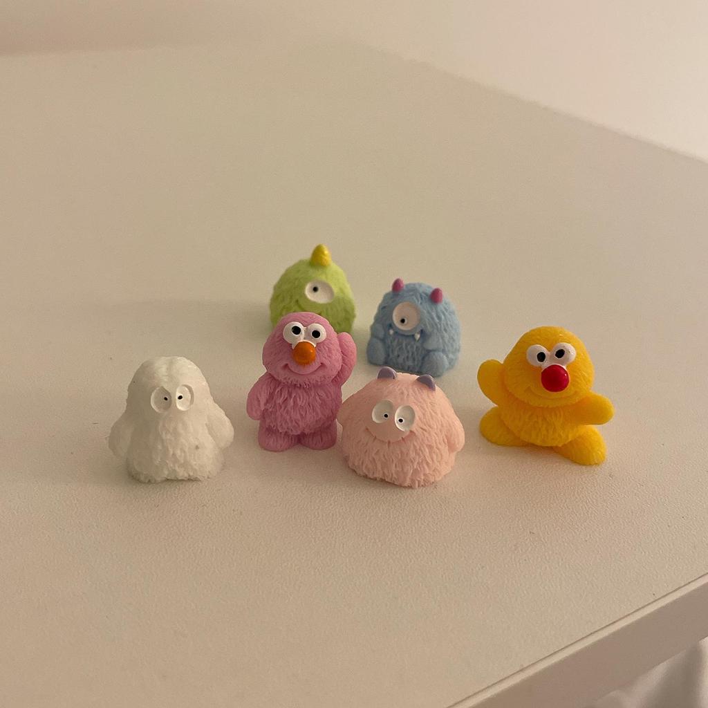 Cute Mini Computer Ornament: Small Screen Office Desk Decoration for Stress Relief & Gift