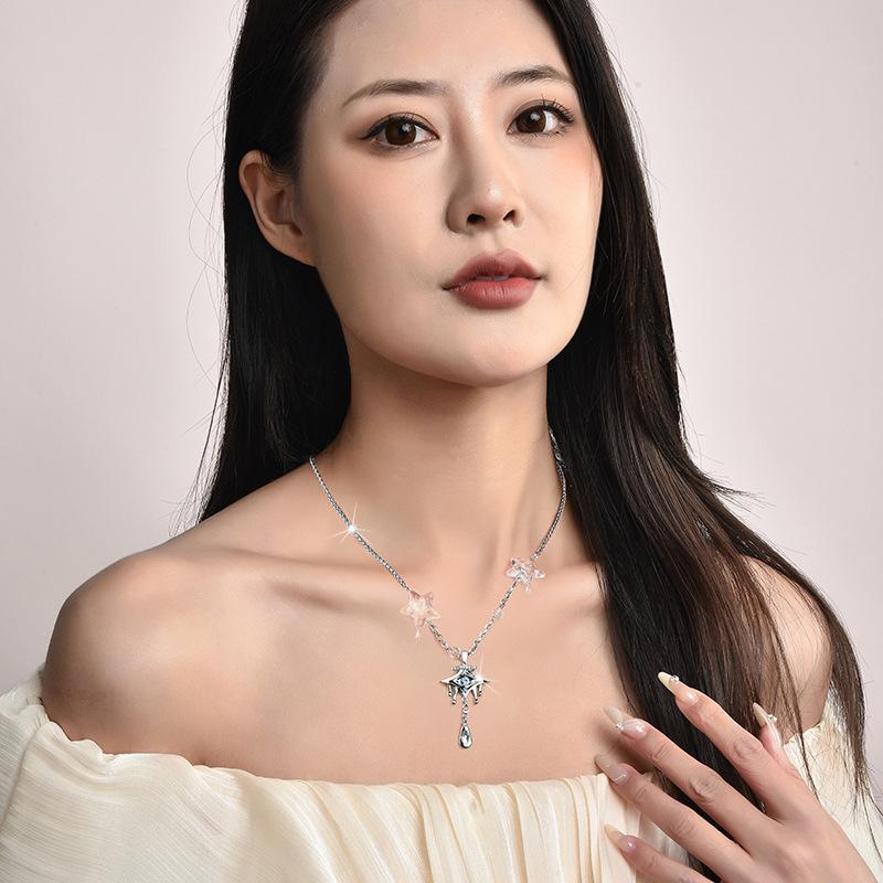Exquisite Geometric Crystal Star Necklace For Trendy Individuals In Autumn 2023