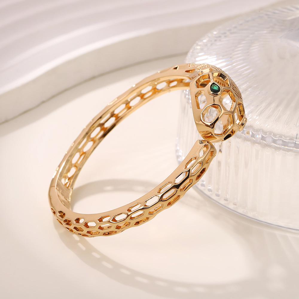 Non-Fading Emerald Snake Bangle for Women - Adjustable Open Design, Cold Style