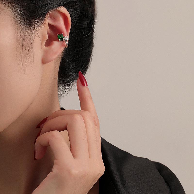 Yi Xuan Court Green Zircon Geometric Ear Cuff - Retro Emerald Style, No Piercing Required