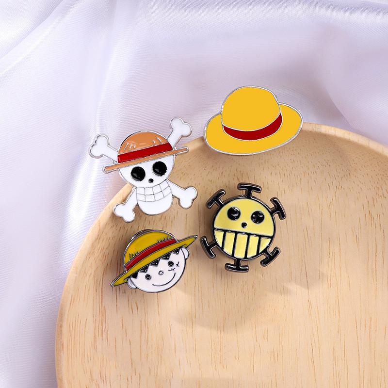 One Piece Luffy Straw Hat Brooch: Cute Cartoon Pin for Students & Fans