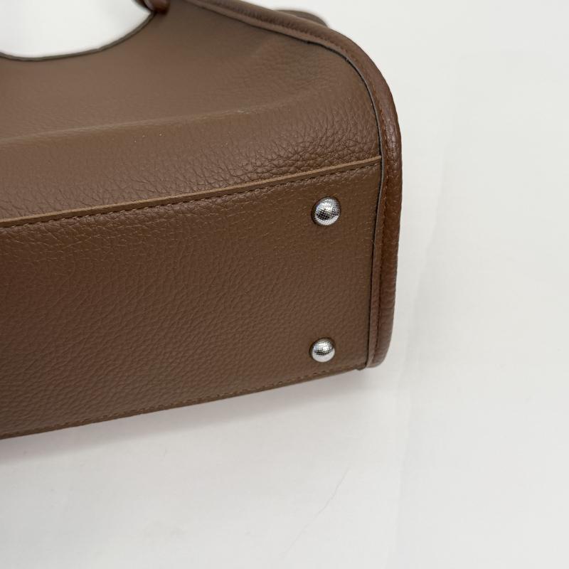 Women’s Minimalist Knot Handle Tote Bag for Daily Casual Use with Textured Leather Look and Structured Geometric Design