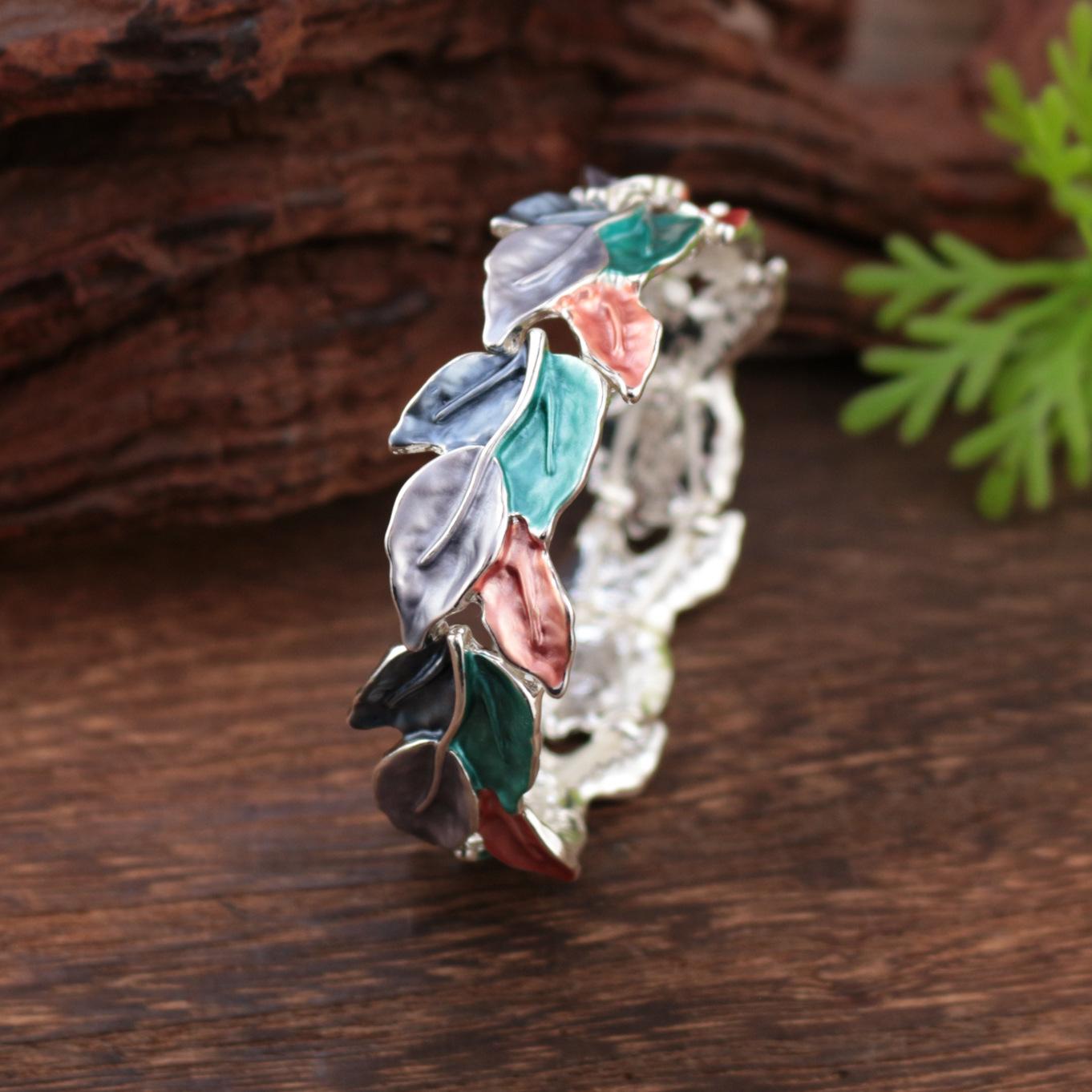 

Новый цветной масляный геометрический браслет с эластичной листвой, женский персонализированный универсальный сплавной браслет с листвой