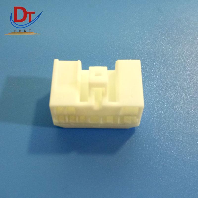 Automotive Wiring Harness DJ7081Y-2.2 Connector Housing Plastic PP0476301
