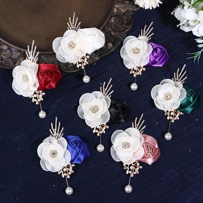 Broches y joyería para el cuerpo