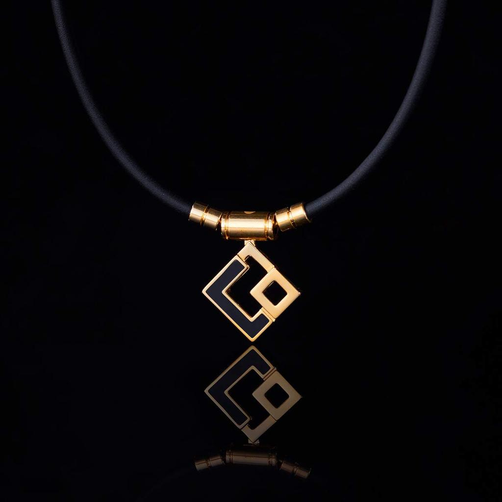 Colantotte TAO Colar AURA Conjunto Premium com Toalha de Mão Dourado, Grande, ABAPH52L, Autêntico, 3 Peças