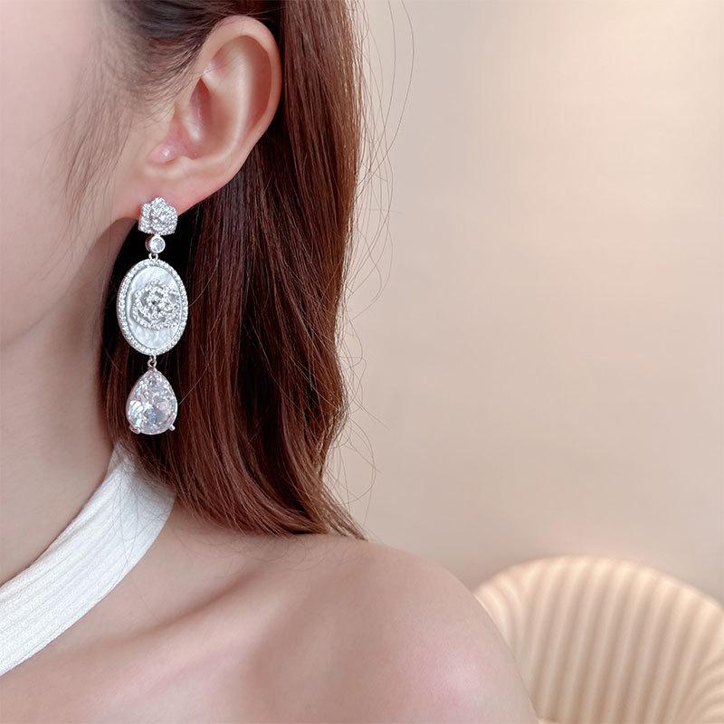 Women's Light Luxury Design Elegant Long Camellia Water Drop Earrings Fashionable And Versatile Niche Design Earrings