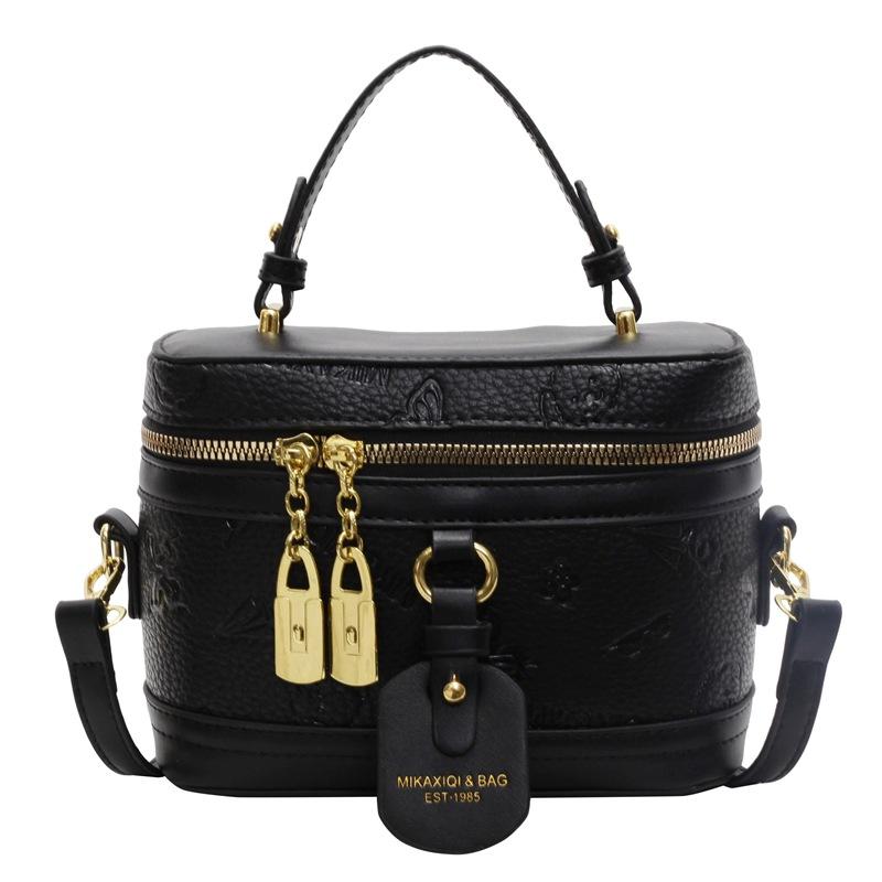 High-end fashion portable bucket bag women's 2025 new trend versatile shoulder bag to work commuter casual women's bag