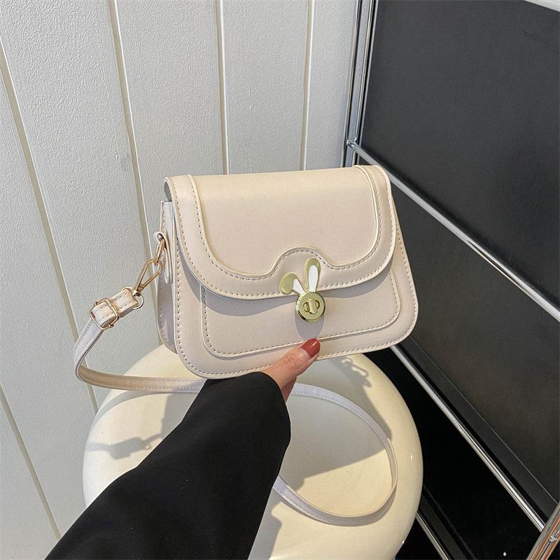 

Почувствуйте маленькую сумку, новая женская сумка модная и стильная, а универсальная сумка-мессенджер сейчас популярна как плечевая маленькая квадратная сумка. белый