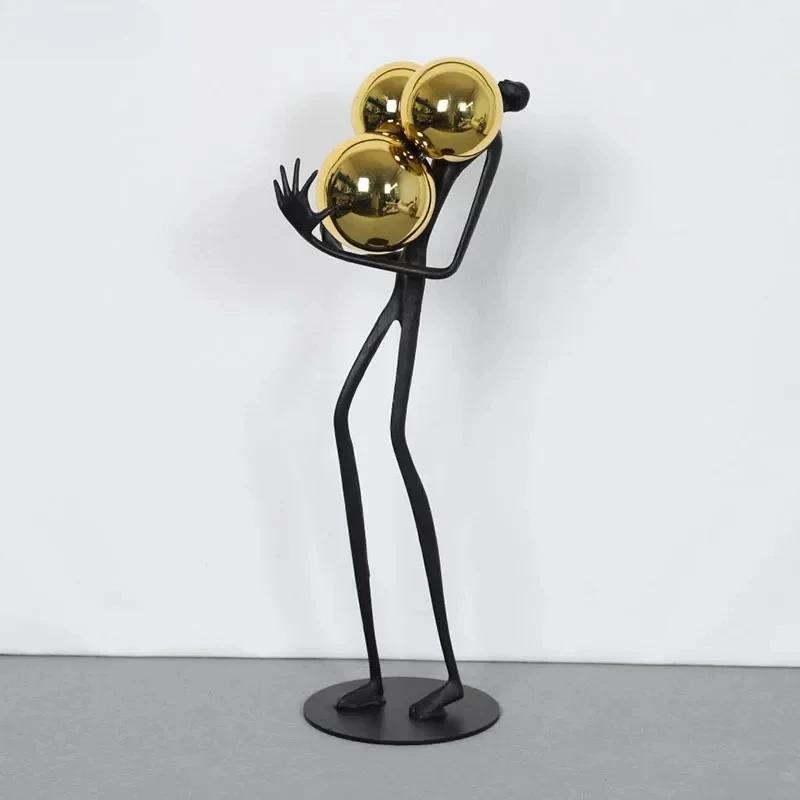 Minimalistische schwarze Streichholzmännchen Ornamente Goldene Kugel Dekorative Charakterstatue Schreibtischdekoration Abstrakte Figurenskulptur