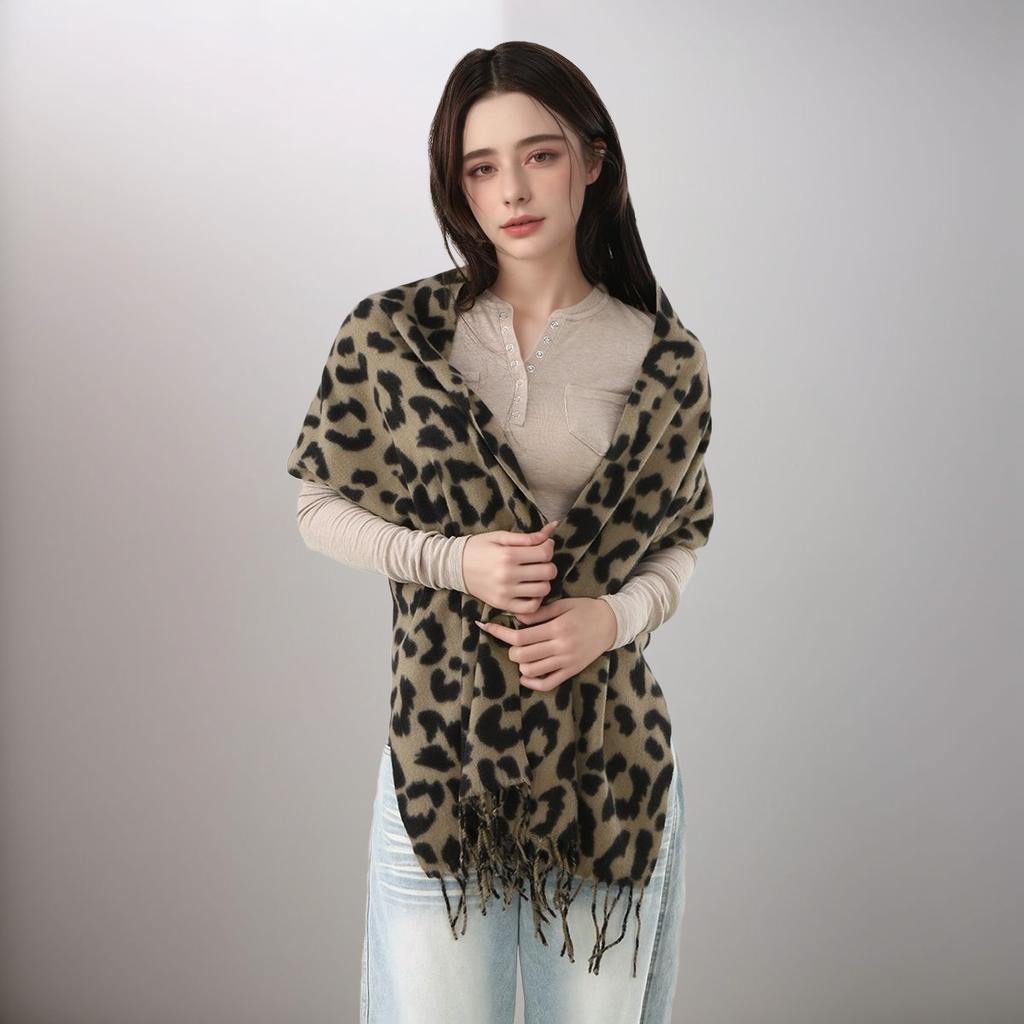Novo Lenço Pashmina de Leopardo de Luxo Xales Envoltórios de Caxemira Cachecóis Longos de Inverno Quentes Moda Feminina Mantas Longas Cachecóis com Franjas 180*30Cm