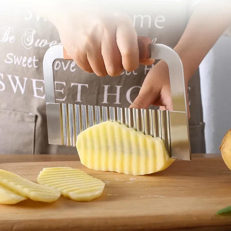 Edelstahl Wellenmesser Spieß Pommes Frites Schneider Kreatives Wellen-Nudelmesser Holzgriff Kartoffelschneider