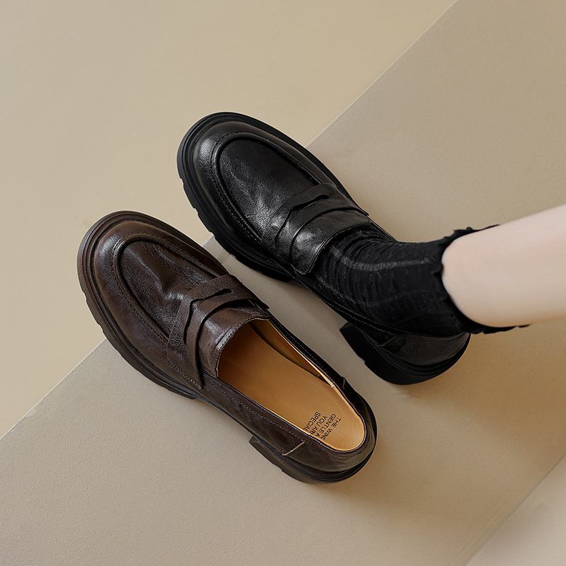 Осенне-летняя обувь из овчины с круглым носком на массивном каблуке Krazing Pot — фото 20