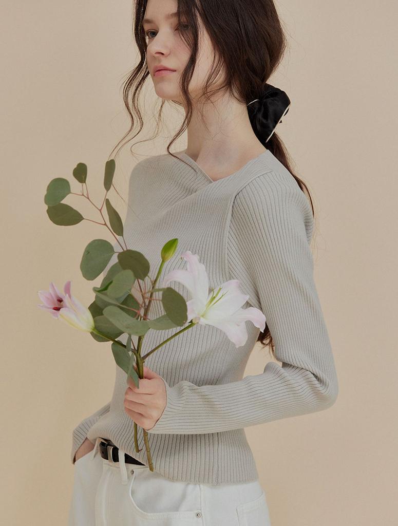 Teuwi Asymmetrical Ribbed Knit