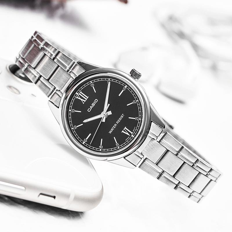 CASIO Women's Standard Series Black Watch LTP-V005D-1B2 LTP-V005D-1B2