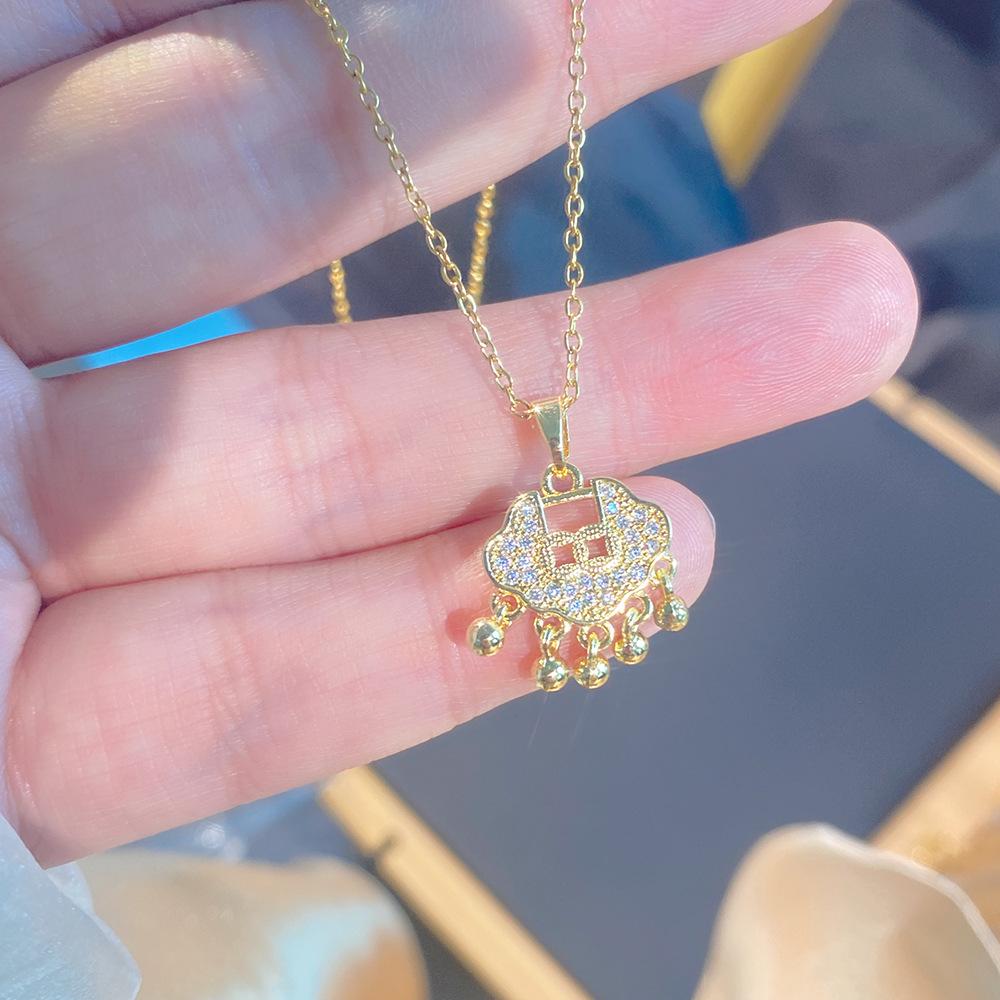 Light Luxury Full Diamond Inlaid Zircon Titanium Steel Clavicle Chain Fairy Versatile Delicate Necklace Gift for Girlfriend