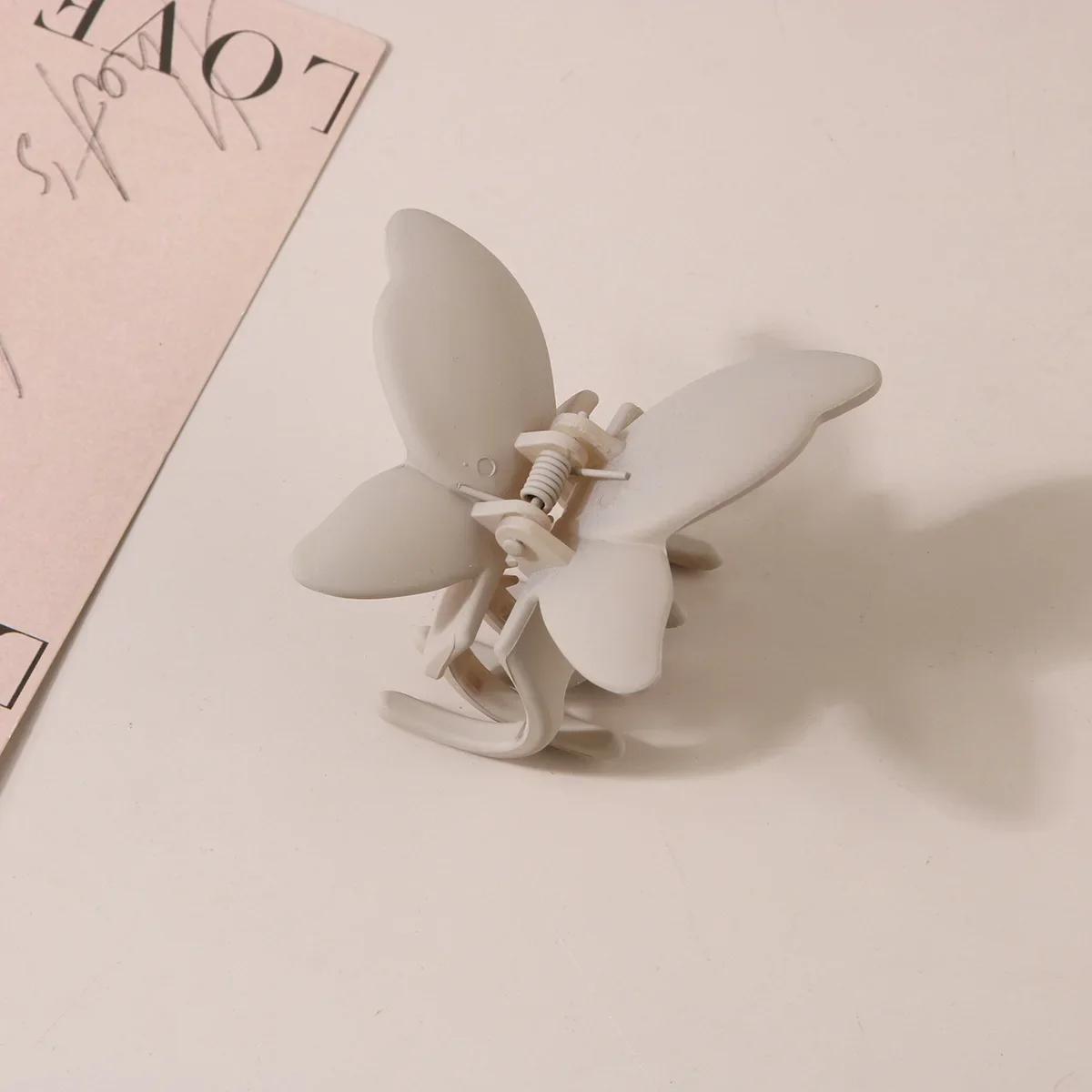 

Sweet Frosted Matte Butterfly Hair Claw Clip Women Simple Solid Color Fashion Exquisite Shark Clip for Girl Hair Accessories