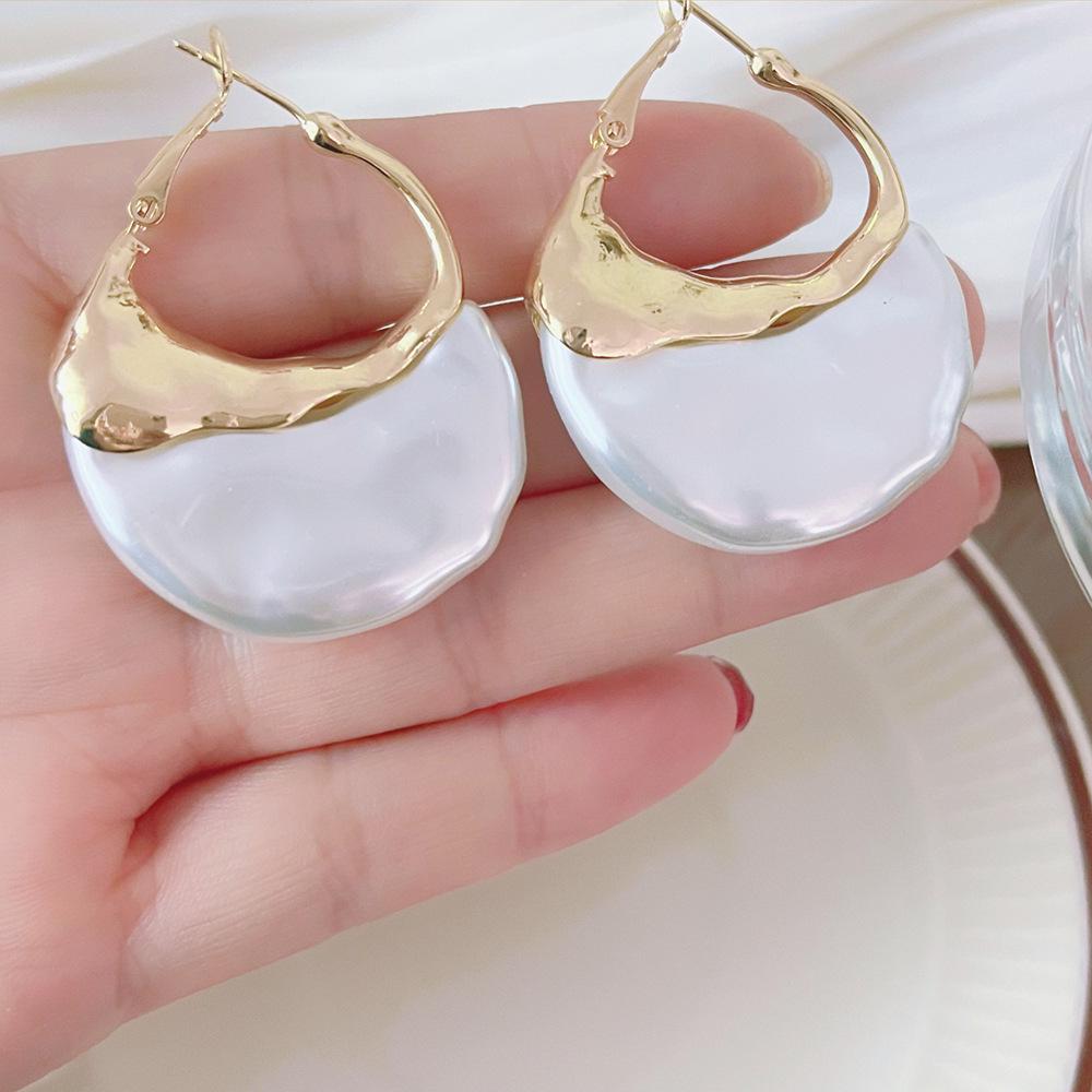 Exquisite Irregular Ear Cuffs with Artificial Pearls - Unique High-End European and American Fashion Earrings
