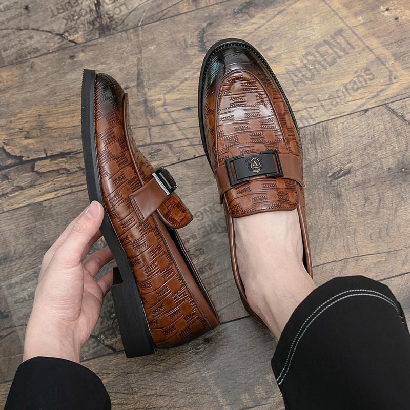 New Loafers for Men Patent Leather Stone Pattern Slip-On Round Toe Wedding Dress Shoes Men's Casual Shoes