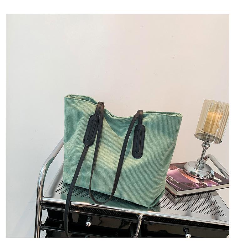 

Женская сумка-тоут Флисовая сумка через плечо Большая вместительная сумка Модная нишевая универсальная сумка-тоут Tide зелёный