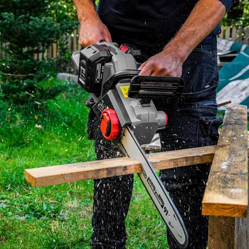 PETROL CHAIN SAW 1.8KW 45CM - T 58G943