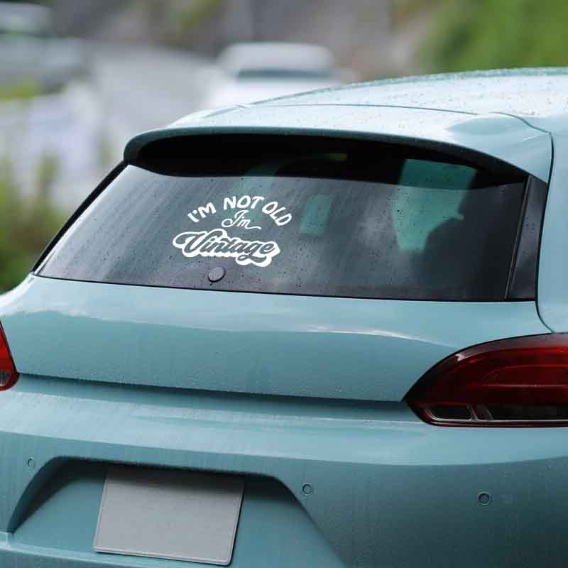 """Ich bin nicht alt, ich bin Vintage" AufkleberAuffällige Sticker für Fahrzeuge, Laptops und mehr.Werten Sie das Aussehen Ihres Autos mit hochwertigen Aufklebern auf"""