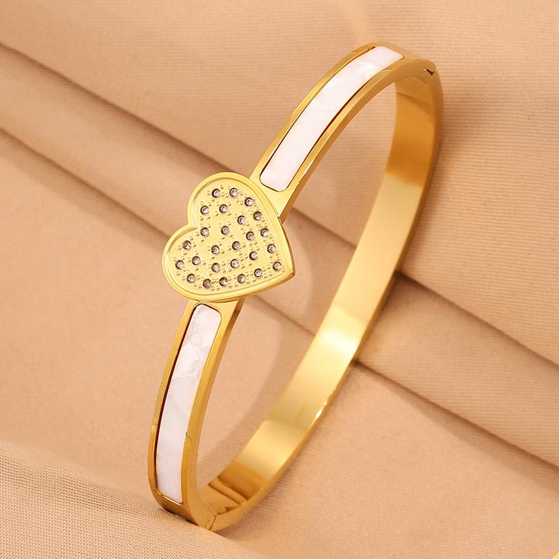 European and American New Heart-shaped Color High-end Versatile Four-leaf Clover Flower Bracelet 17CM
