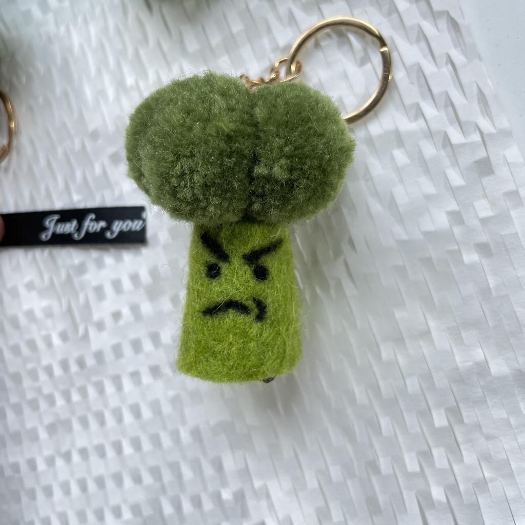 Creative Broccoli Pendant: Fresh Green Doll Bag Charm & Shoulder Bag Accessory GJ87