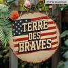2D Flat, 1pc 7.87x7.87 Inch Round Aluminum Sign, "Brave Land" Vintage Aluminum Plaque, American Flag Decorative Sign for Living Room, Bedroom, Study