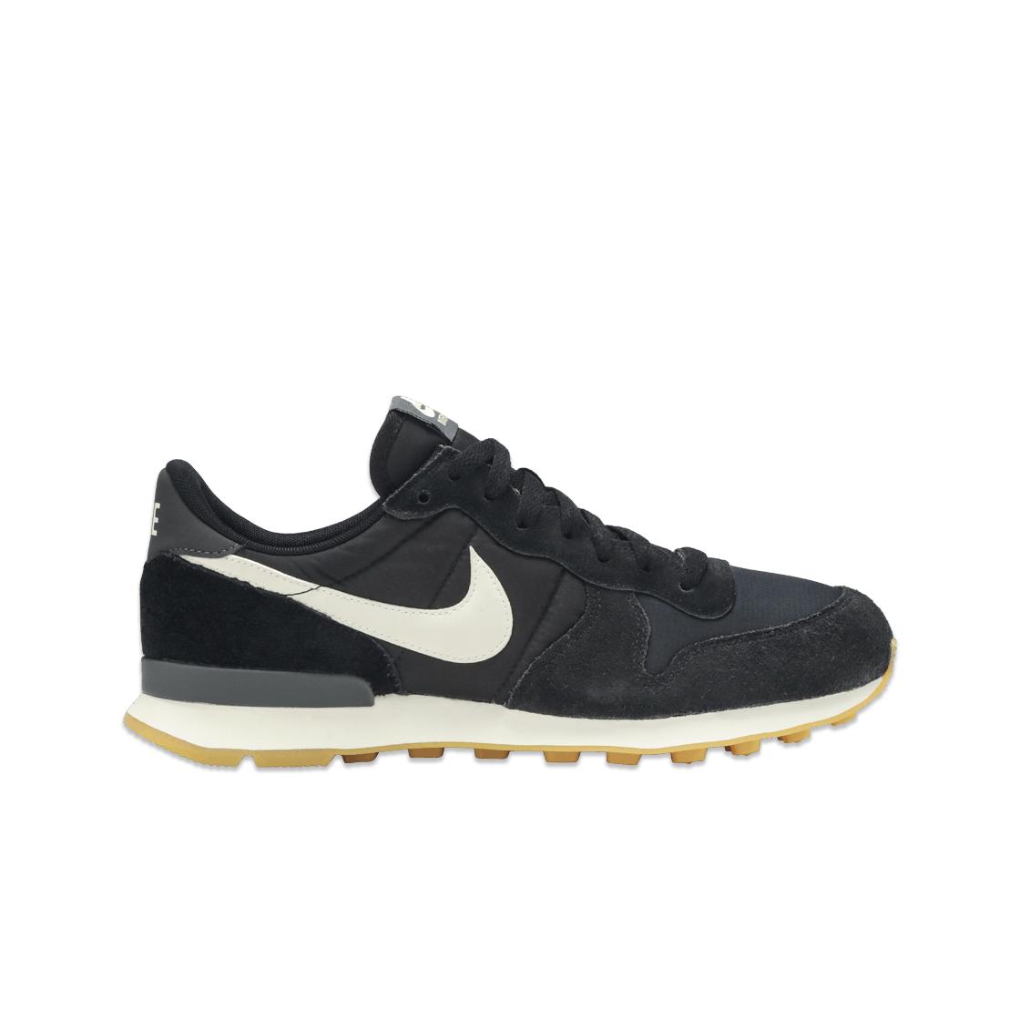 

(w) Nike Internationalist Black Gum 225
