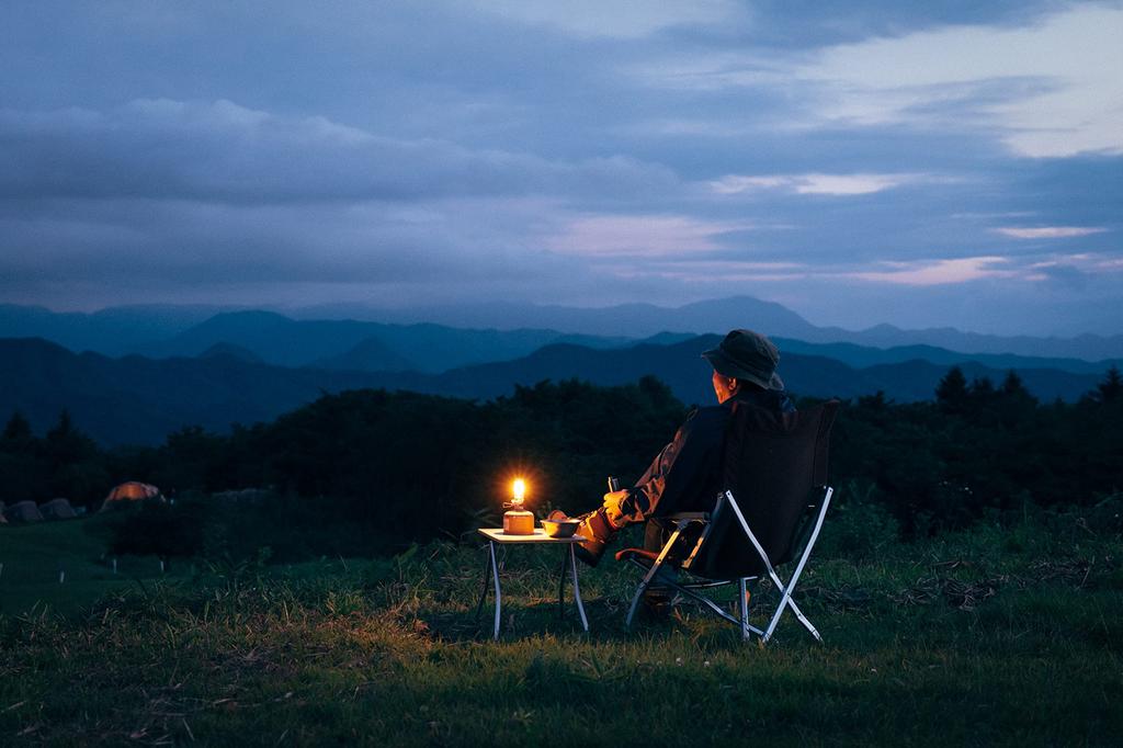 Snow Peak Kleine Lampe Nocturne / Snow Peak Festival 2023 Herbst 2023 Edition FES-147 GIGA POWER (GOLD) 110g, 220g, 450g (Gas separat erhältlich)