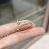 Anello aperto regolabile geometrico pavimentato in zirconi, trendy e di lusso