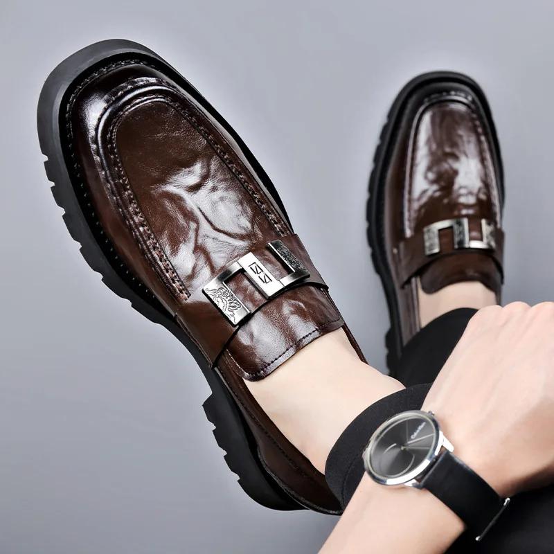 FashionFashion Large Size Thick Sole Male Loafers Designer New Retro Metal Decoration Men's Dress Shoes Casual Leather Man Shoes