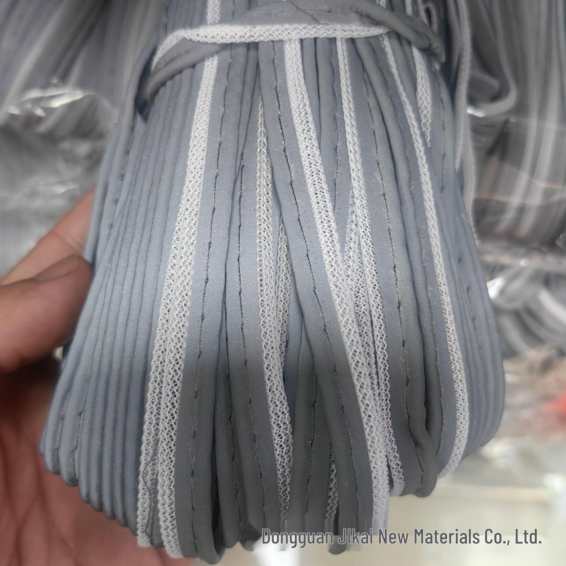 

Сріблясто-сіра світловідбиваюча оздоблювальна стрічка високої видимості для сумок та уніформи Standard Visibility Edging