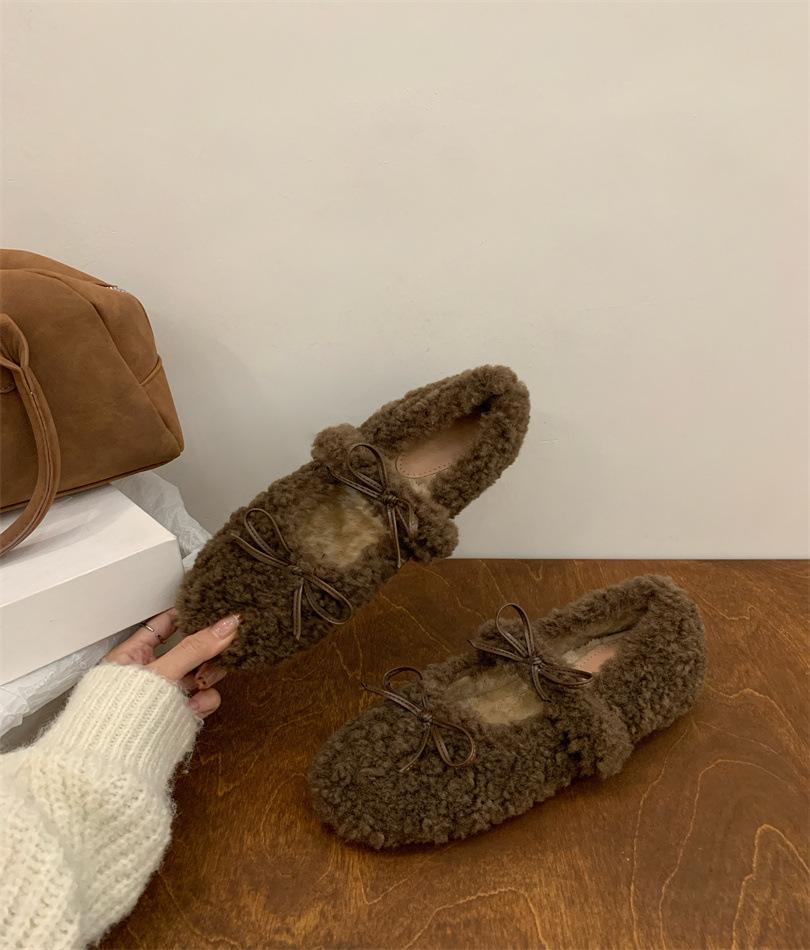 

Korean version of bow-tie fluffy shoes 2025 autumn and winter new velvet Doudou shoes shallow single shoes versatile flat-bottomed warm cotton shoes 39 темно-коричневого кольору